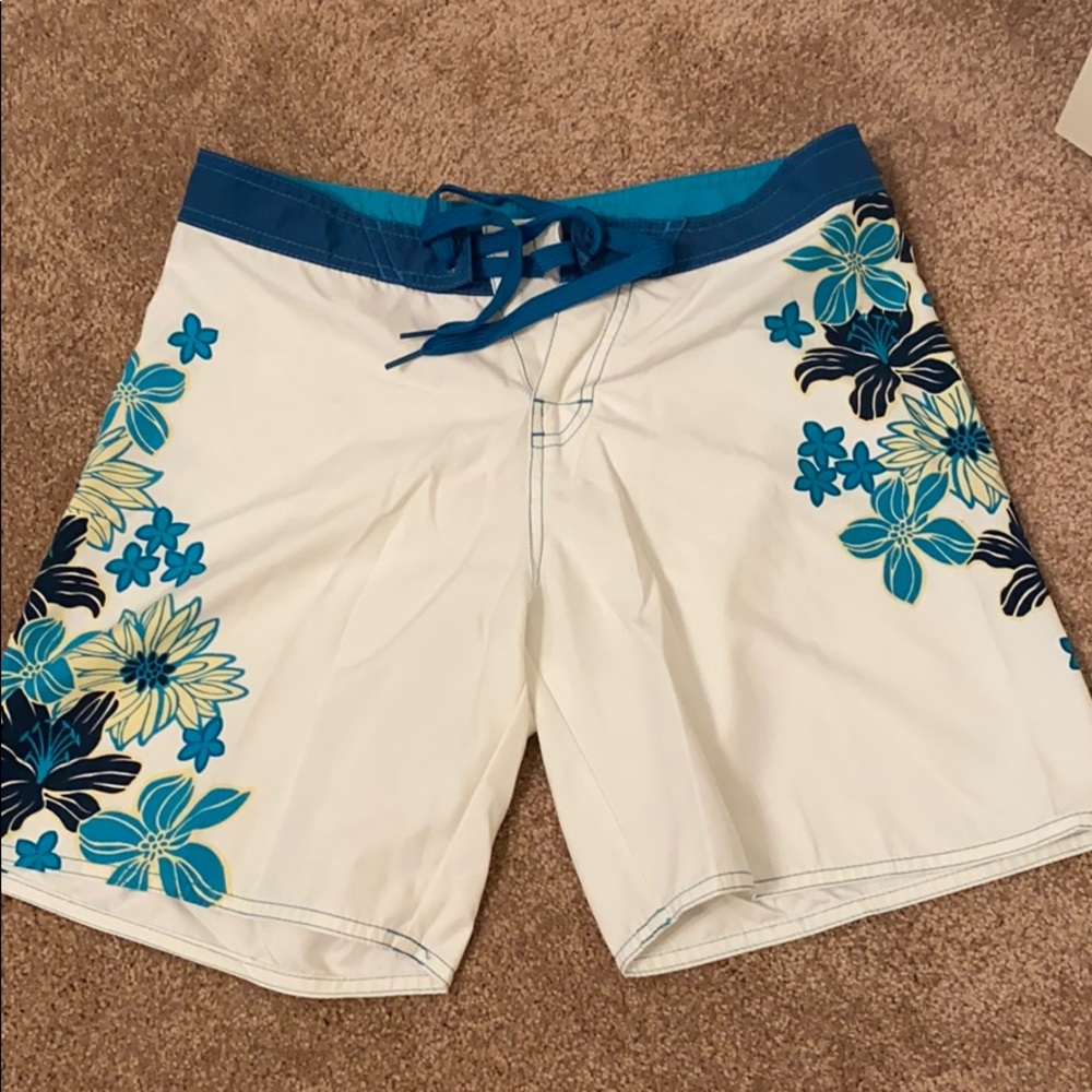 Crazy Shirts Hawaiian white and blue Board Shorts